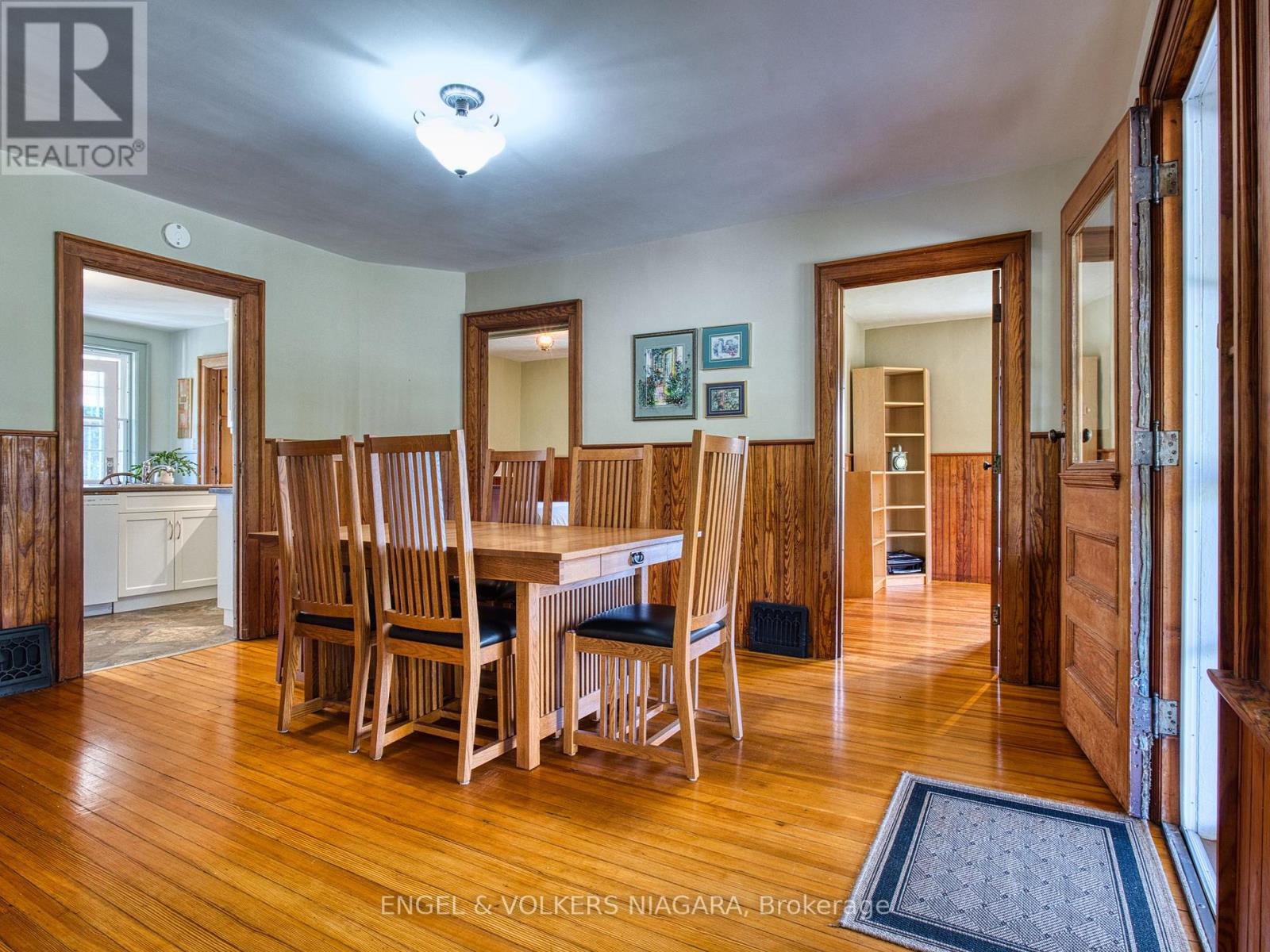 1577 Line 6 Road, Niagara-On-The-Lake, Ontario  L0S 1J0 - Photo 5 - X12459206