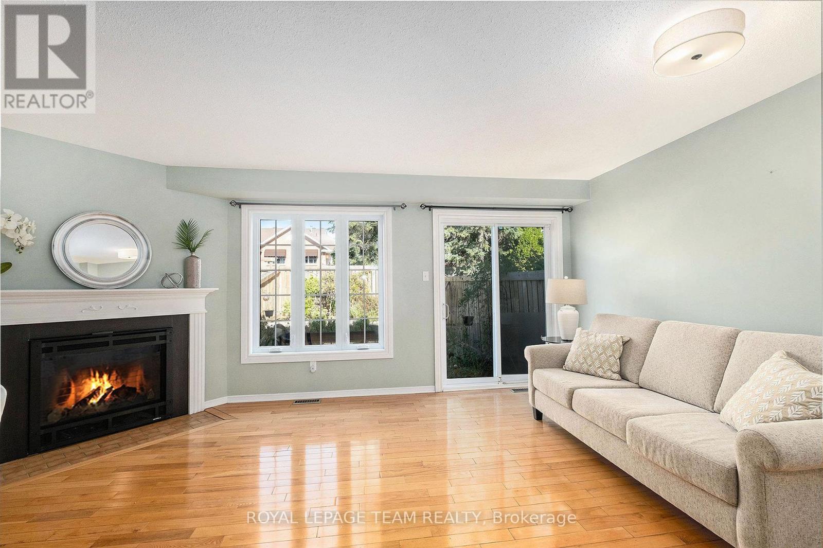 93 Royal Oak Court Court, Ottawa, Ontario  K1T 3N9 - Photo 11 - X12445100