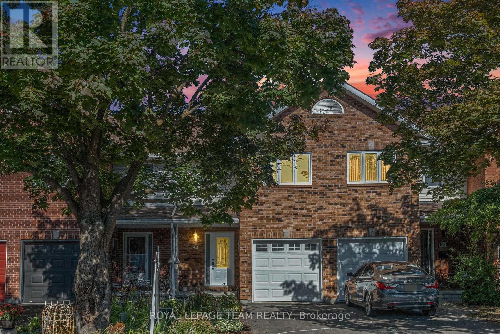 93 Royal Oak Court Court, Ottawa, Ontario  K1T 3N9 - Photo 2 - X12445100