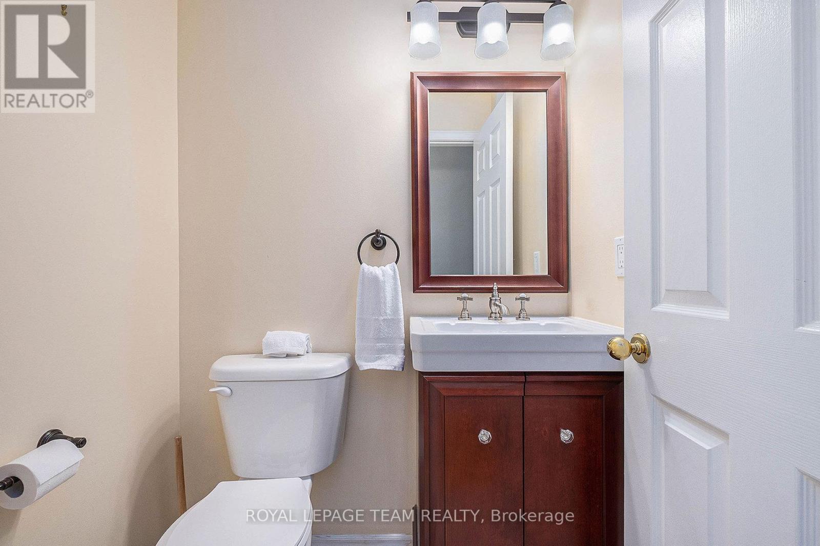 93 Royal Oak Court Court, Ottawa, Ontario  K1T 3N9 - Photo 30 - X12445100
