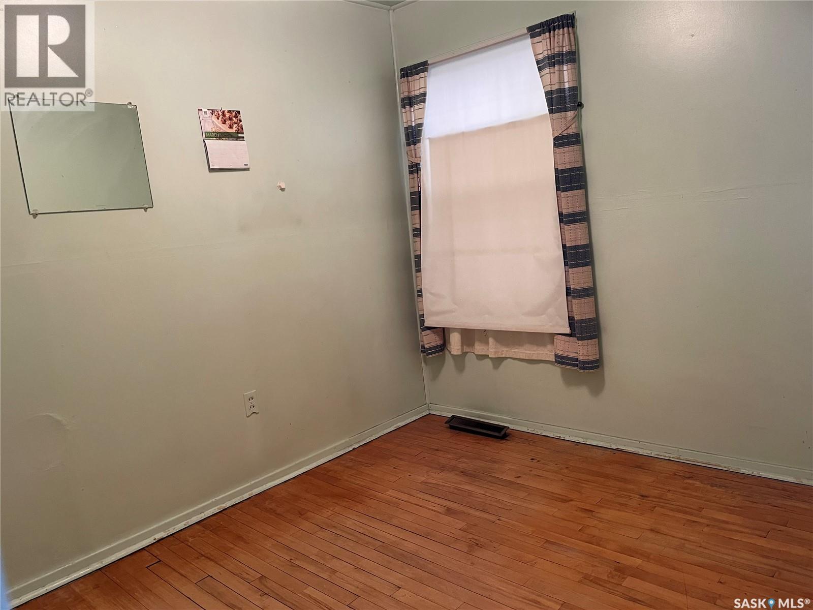 223 J Avenue N, Saskatoon, Saskatchewan  S7L 2J8 - Photo 6 - SK020396
