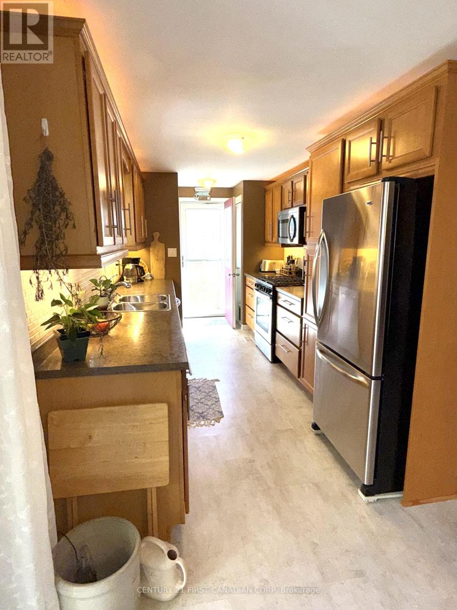 29 Maple Grove Court, South Huron, Ontario  N0M 1T0 - Photo 13 - X12360833
