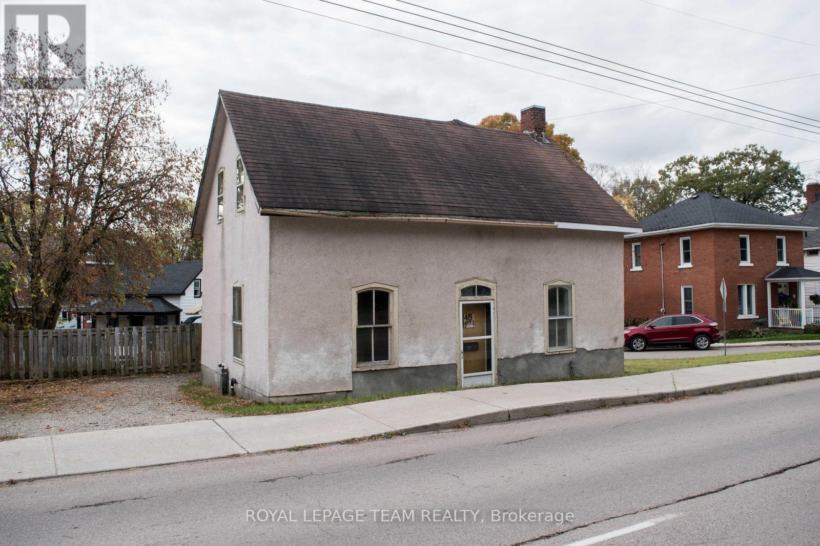 45 COUMBES STREET, Renfrew, Ontario