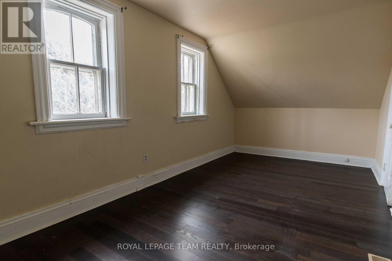 45 Coumbes Street, Renfrew, Ontario  K7V 2R5 - Photo 11 - X12459214