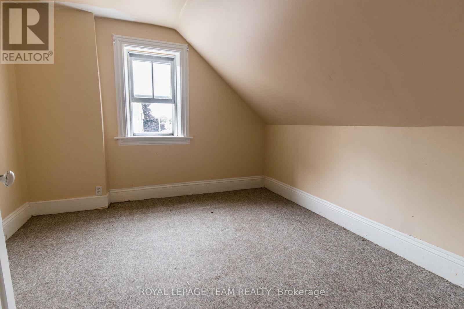45 Coumbes Street, Renfrew, Ontario  K7V 2R5 - Photo 14 - X12459214