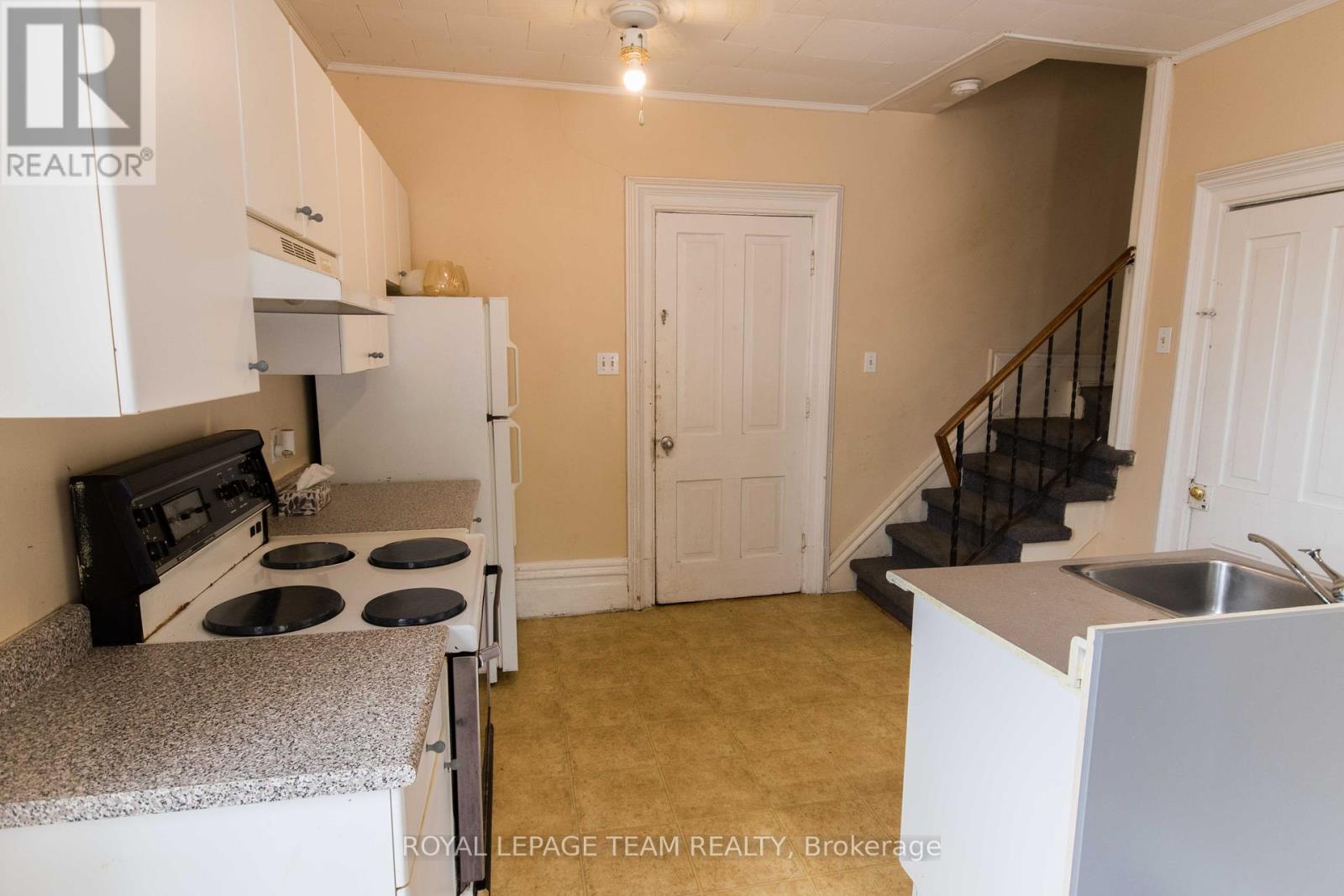 45 Coumbes Street, Renfrew, Ontario  K7V 2R5 - Photo 3 - X12459214