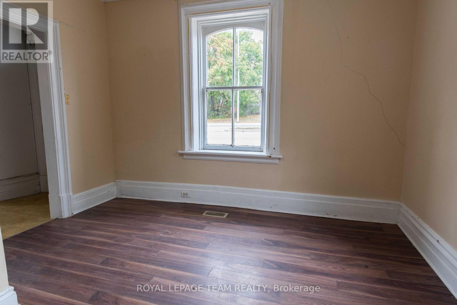 45 Coumbes Street, Renfrew, Ontario  K7V 2R5 - Photo 6 - X12459214
