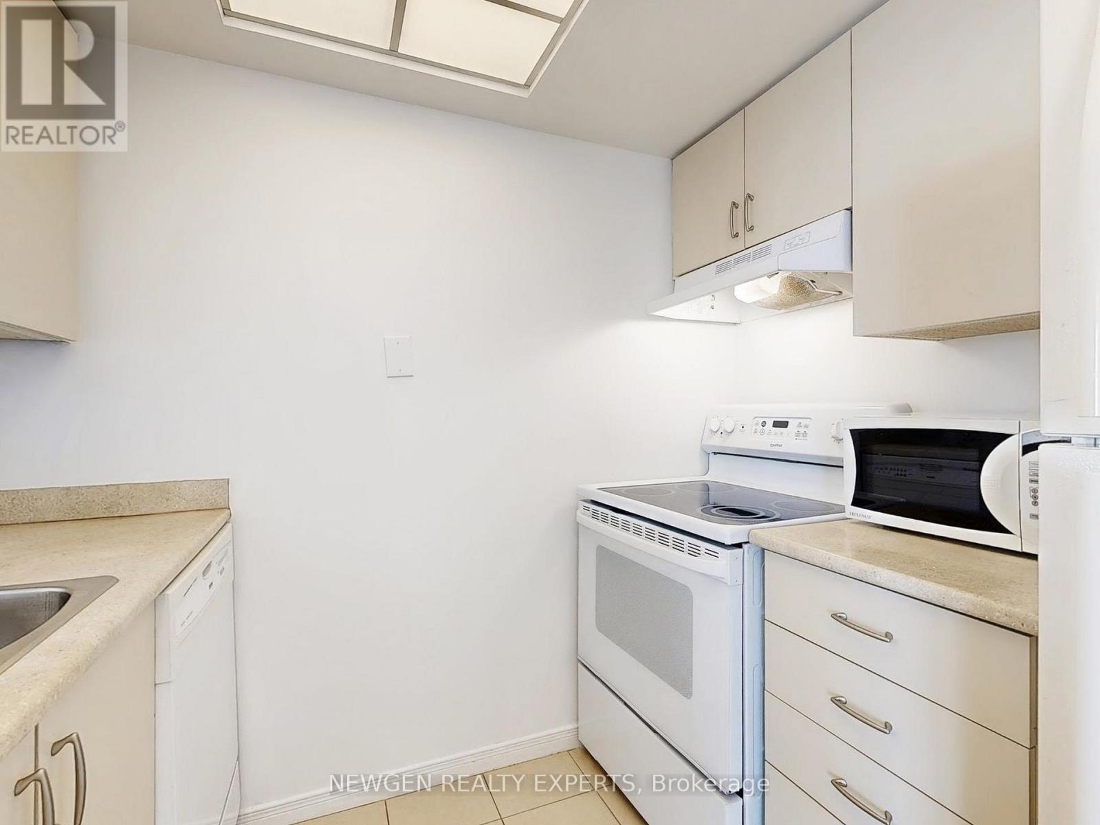 2903 - 5 Concorde Place, Toronto, Ontario  M3C 3M8 - Photo 10 - C12459213