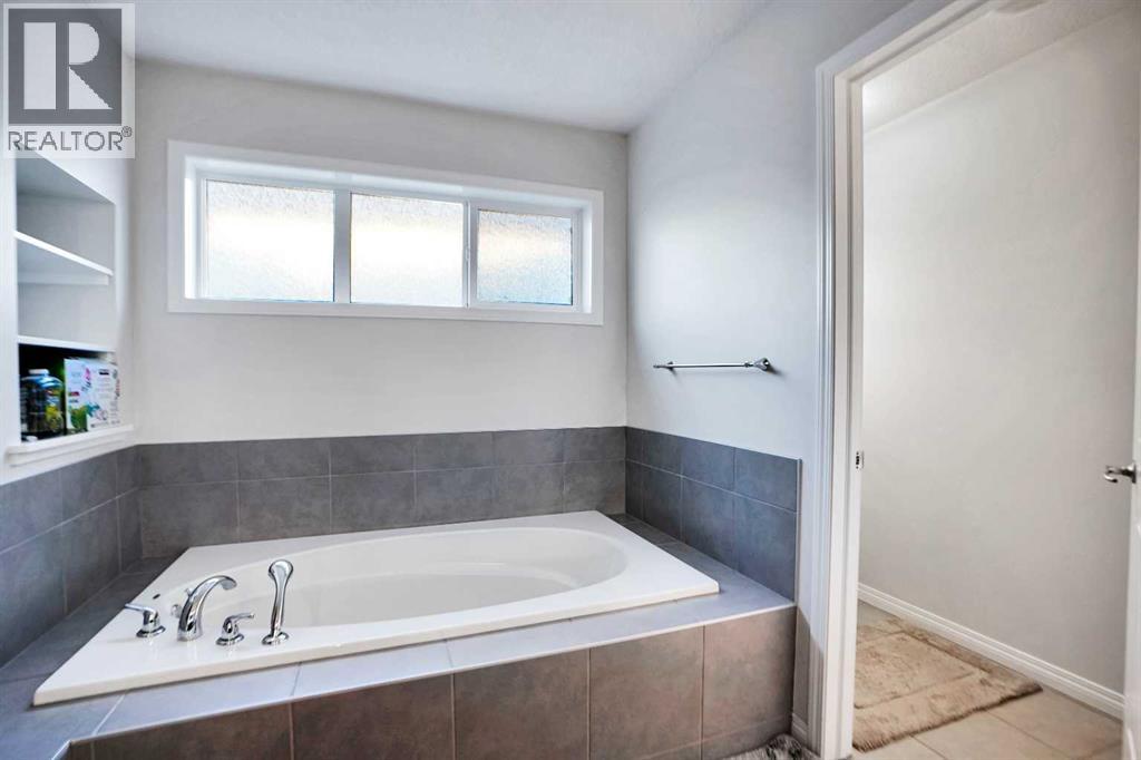 151 Skyview Point Road Ne, Calgary, Alberta  T3N 0K4 - Photo 18 - A2263897