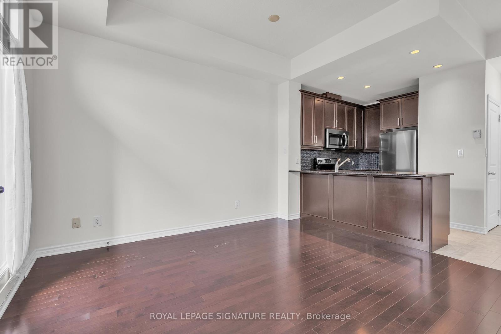 504 - 5327 Upper Middle Road W, Burlington, Ontario  L7L 0E9 - Photo 13 - W12459217