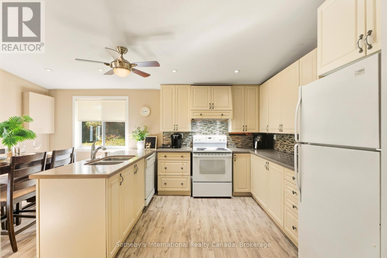 1161 North Kahshe Lake Road, Gravenhurst (Morrison), Ontario  P0E 1G0 - Photo 17 - X12459220
