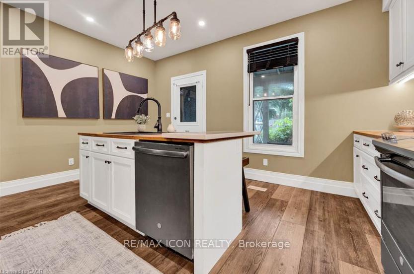 115 Cedar Street, Cambridge, Ontario  N1S 1V7 - Photo 2 - X12459211