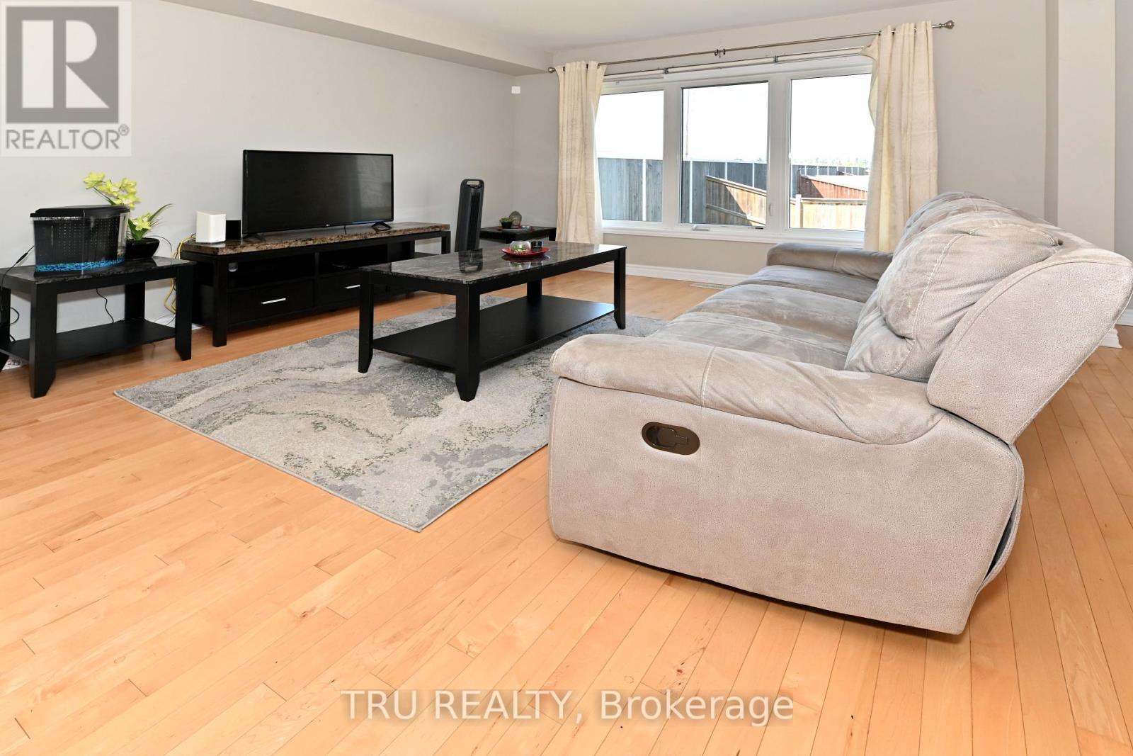 501 Paine Avenue, Ottawa, Ontario  K2T 0K7 - Photo 12 - X12459228