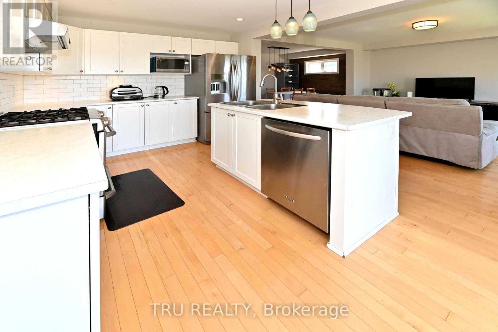 501 Paine Avenue, Ottawa, Ontario  K2T 0K7 - Photo 17 - X12459228