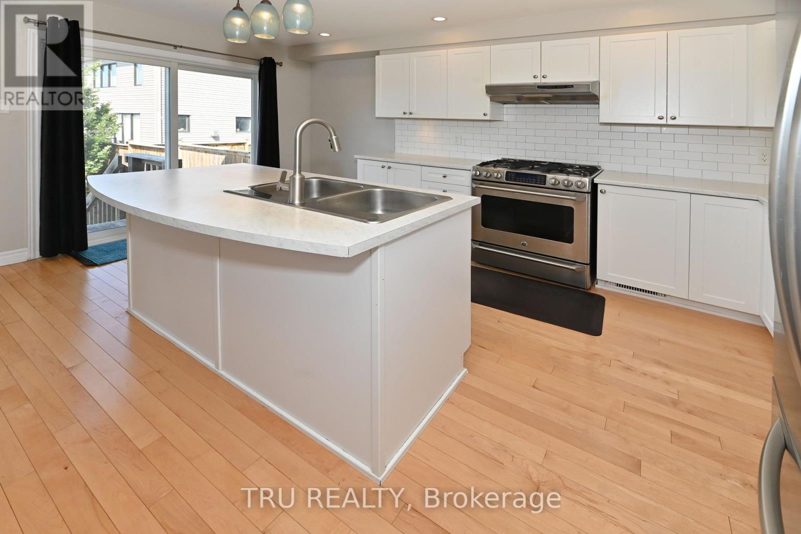 501 Paine Avenue, Ottawa, Ontario  K2T 0K7 - Photo 18 - X12459228