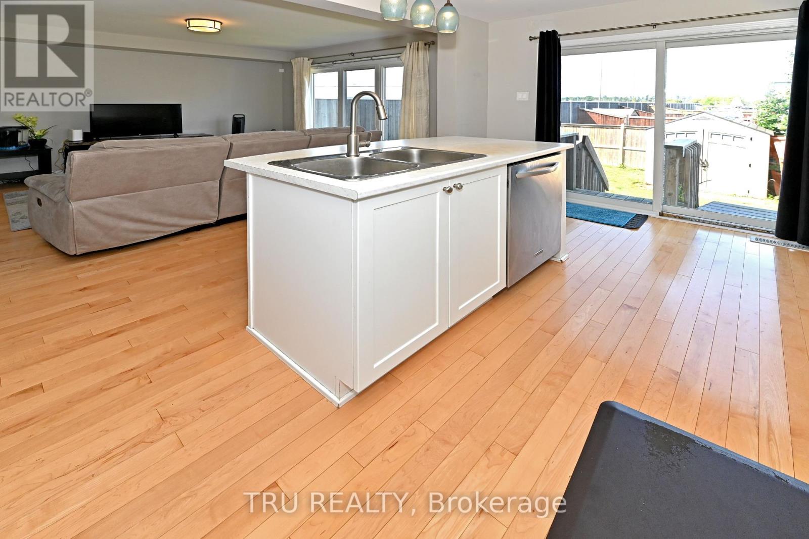 501 Paine Avenue, Ottawa, Ontario  K2T 0K7 - Photo 19 - X12459228