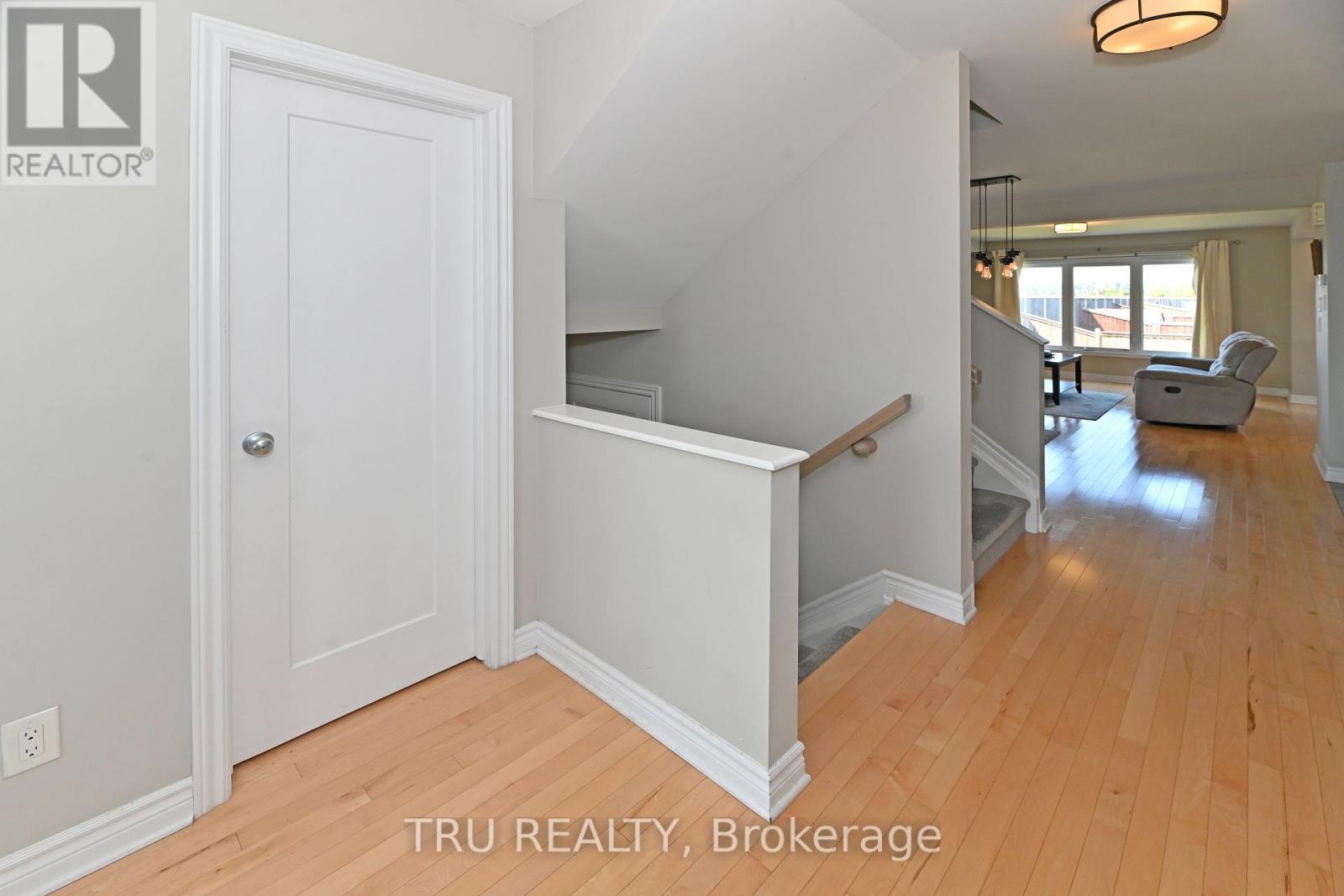 501 Paine Avenue, Ottawa, Ontario  K2T 0K7 - Photo 6 - X12459228