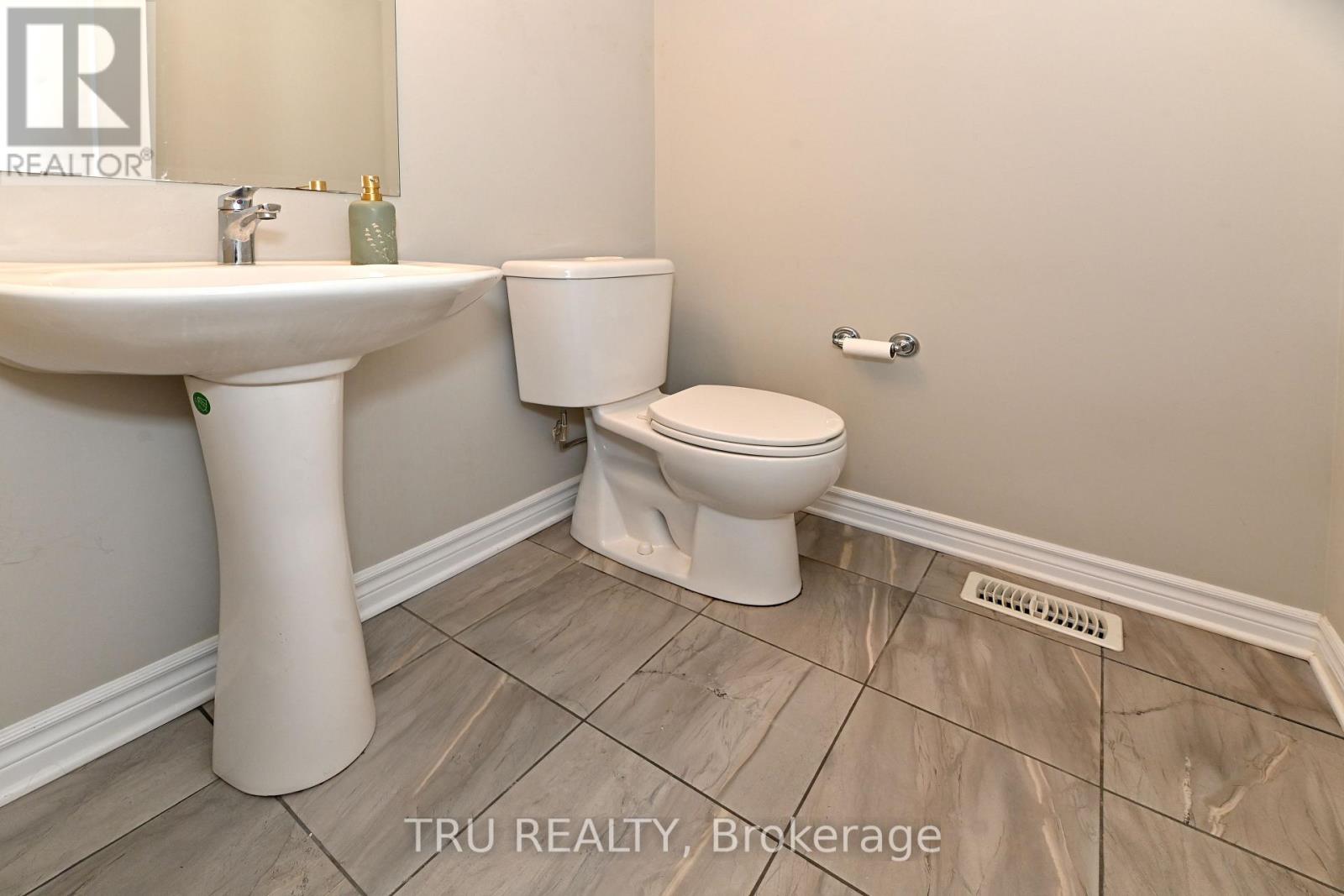 501 Paine Avenue, Ottawa, Ontario  K2T 0K7 - Photo 7 - X12459228