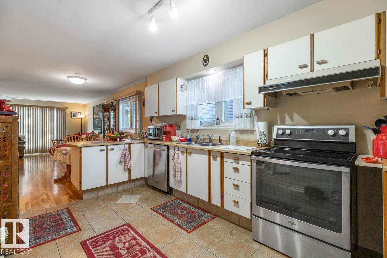 12232 83 St Nw, Edmonton, Alberta  T5B 3A2 - Photo 11 - E4461917