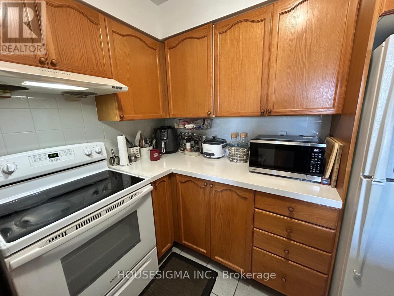 709 - 28 Empress Avenue, Toronto, Ontario  M2N 6Z7 - Photo 6 - C12459221