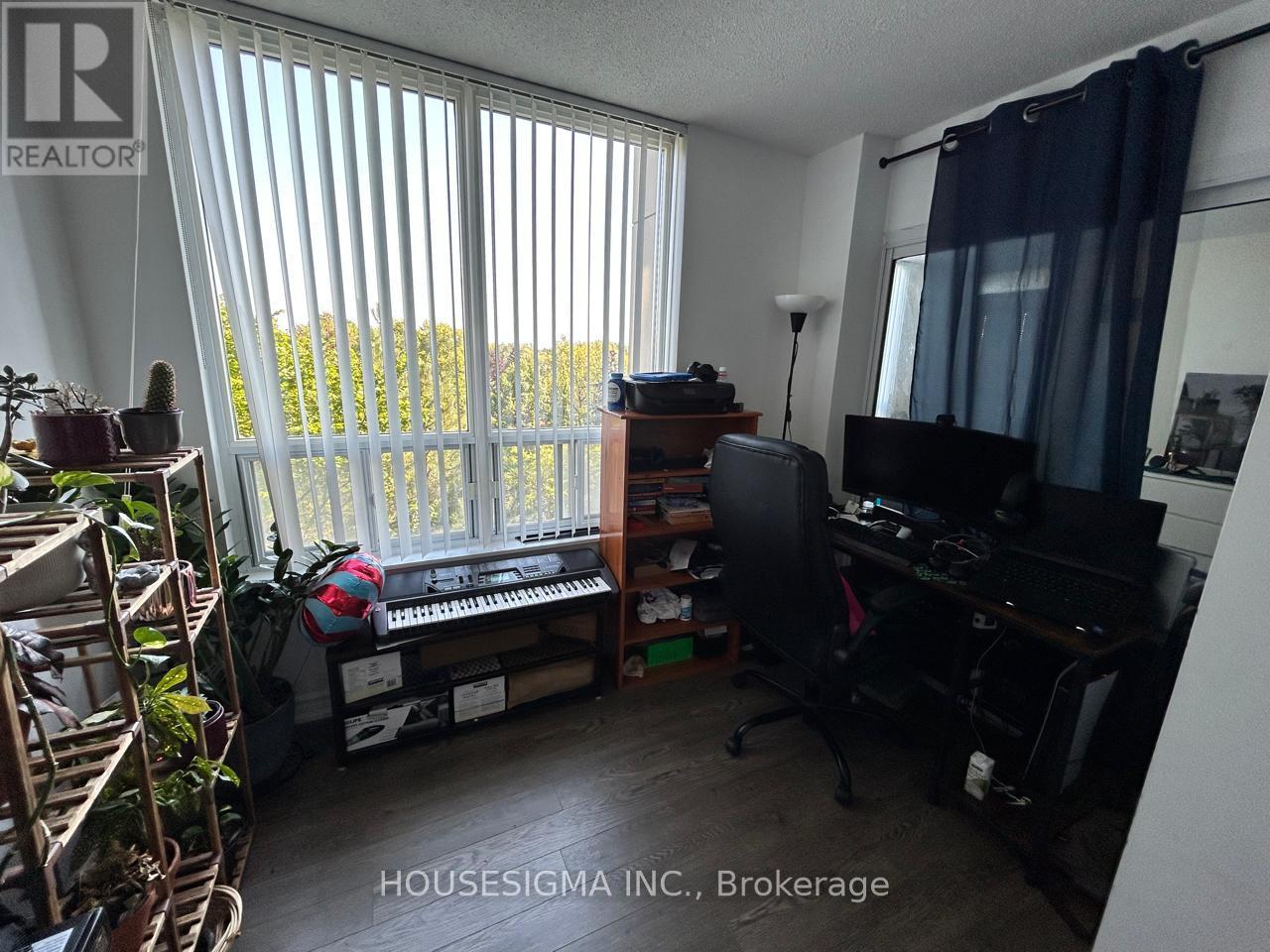 709 - 28 Empress Avenue, Toronto, Ontario  M2N 6Z7 - Photo 8 - C12459221