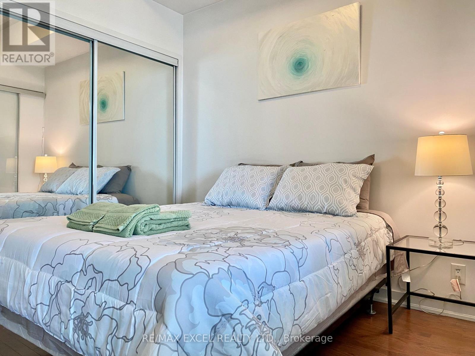 3704 - 14 York Street, Toronto, Ontario  M5J 0B1 - Photo 5 - C12459226