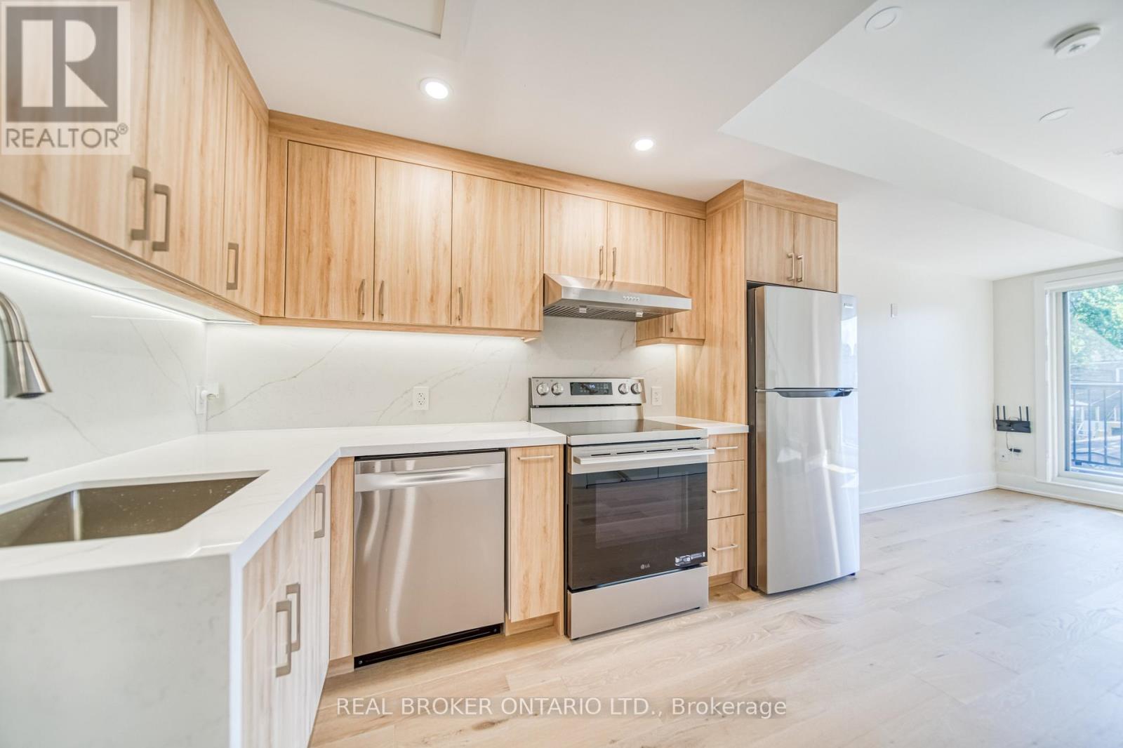 Unit R - 72 Jones Avenue, Toronto, Ontario  M4M 2Z8 - Photo 2 - E12459219