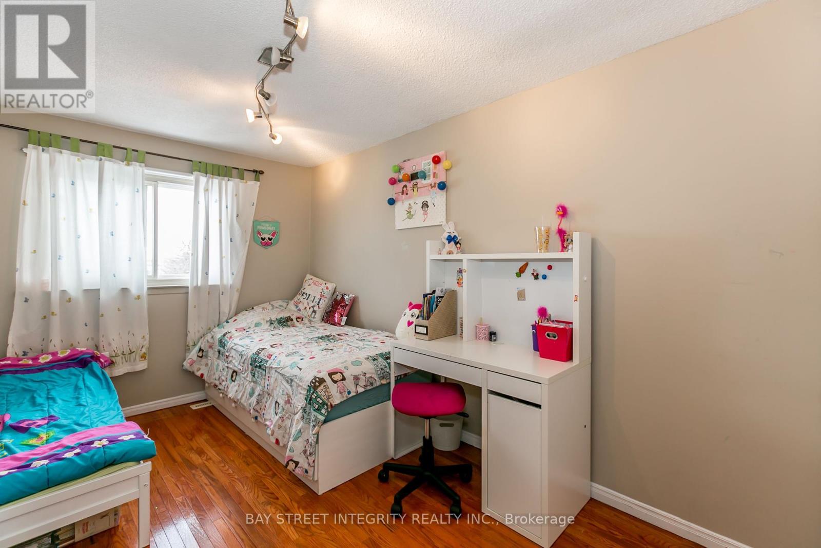 3 Maplegrove Avenue, Bradford West Gwillimbury, Ontario  L3Z 1R9 - Photo 15 - N12459232