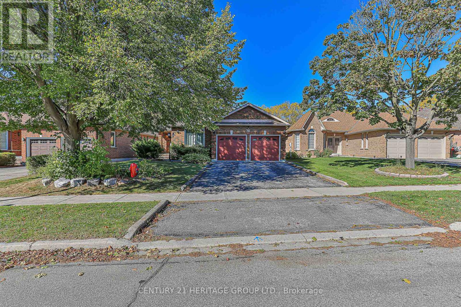 741 COLLEGE MANOR DRIVE, Newmarket, Ontario