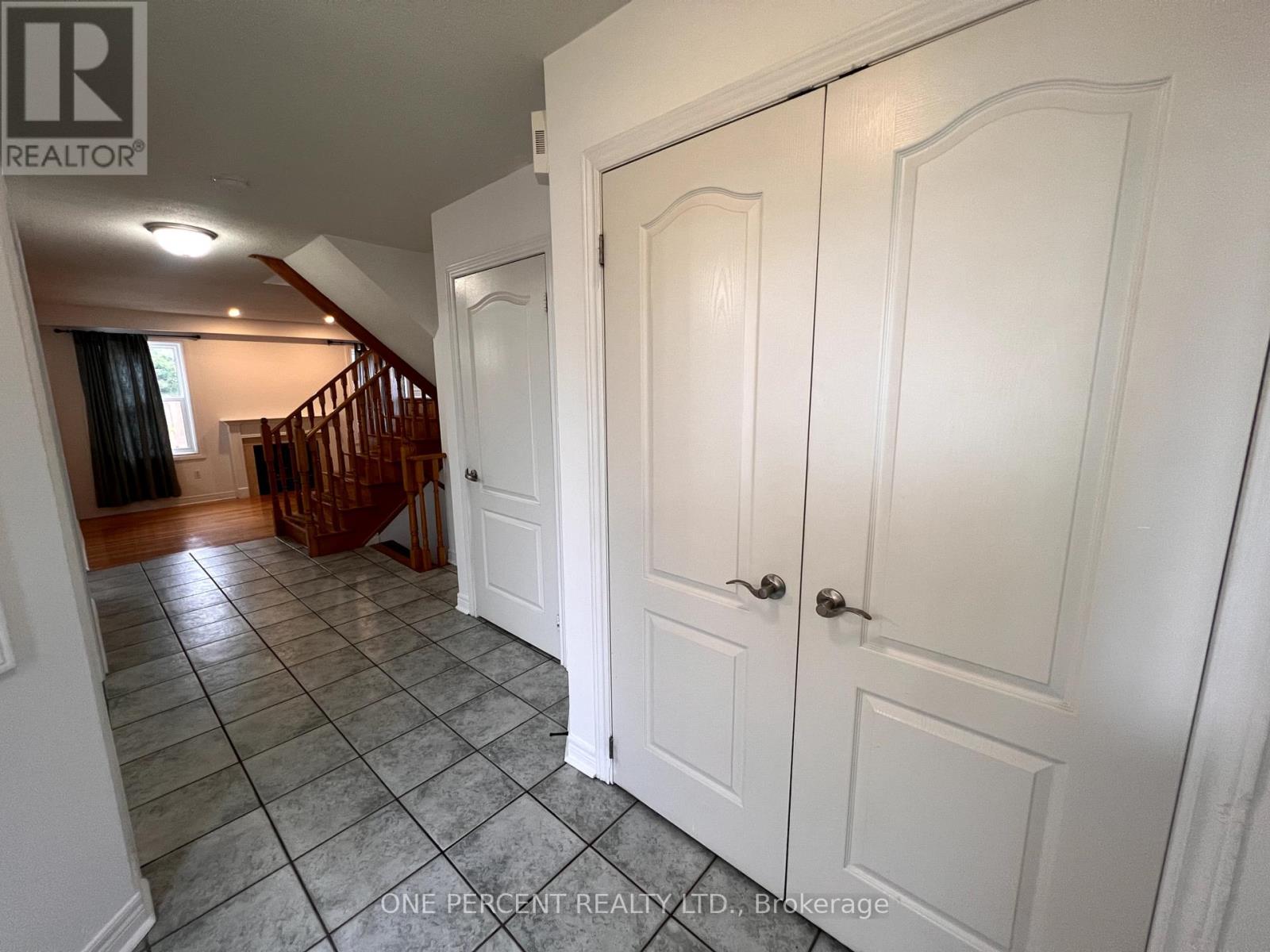 10 Royal Park Boulevard, Barrie, Ontario  L4N 0G6 - Photo 3 - S12459233