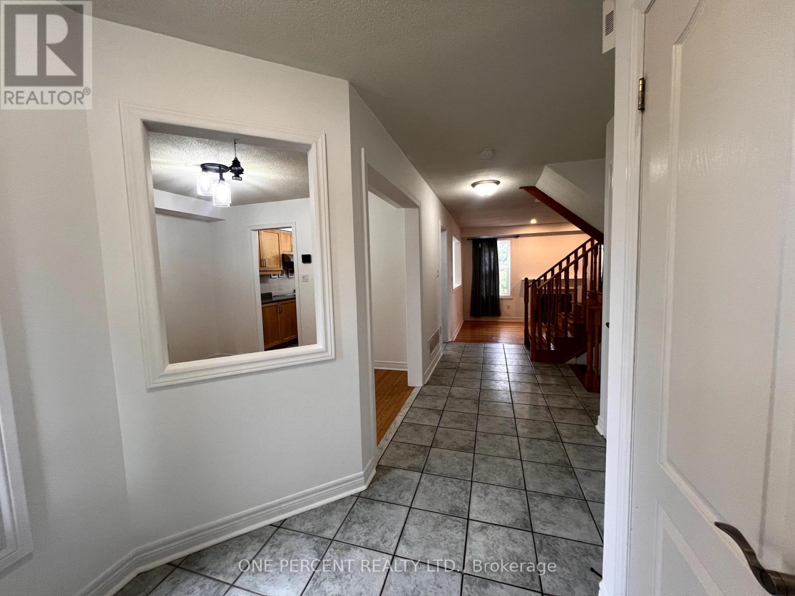 10 Royal Park Boulevard, Barrie, Ontario  L4N 0G6 - Photo 4 - S12459233