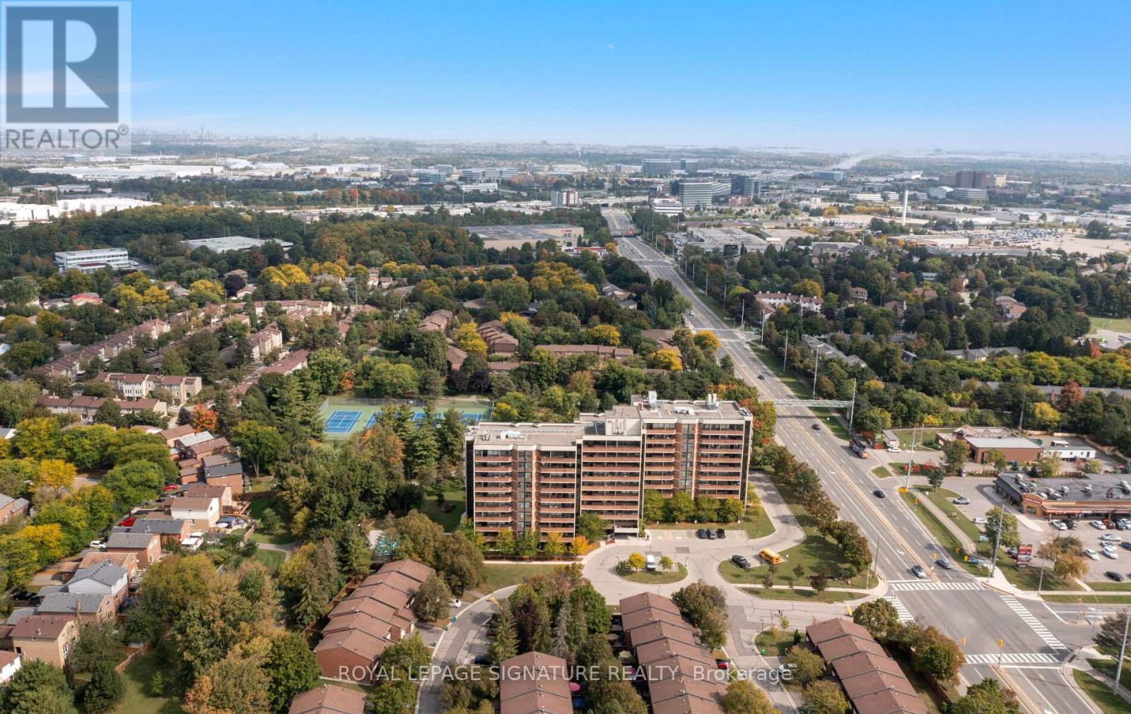 1005 - 2301 Derry Road W, Mississauga, Ontario  L5N 2R4 - Photo 2 - W12459225