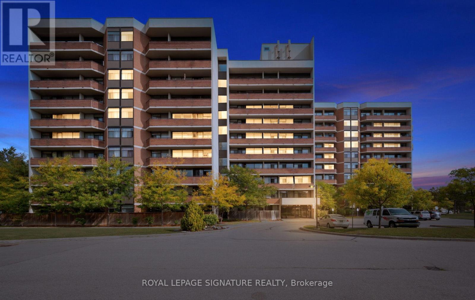 1005 - 2301 Derry Road W, Mississauga, Ontario  L5N 2R4 - Photo 4 - W12459225