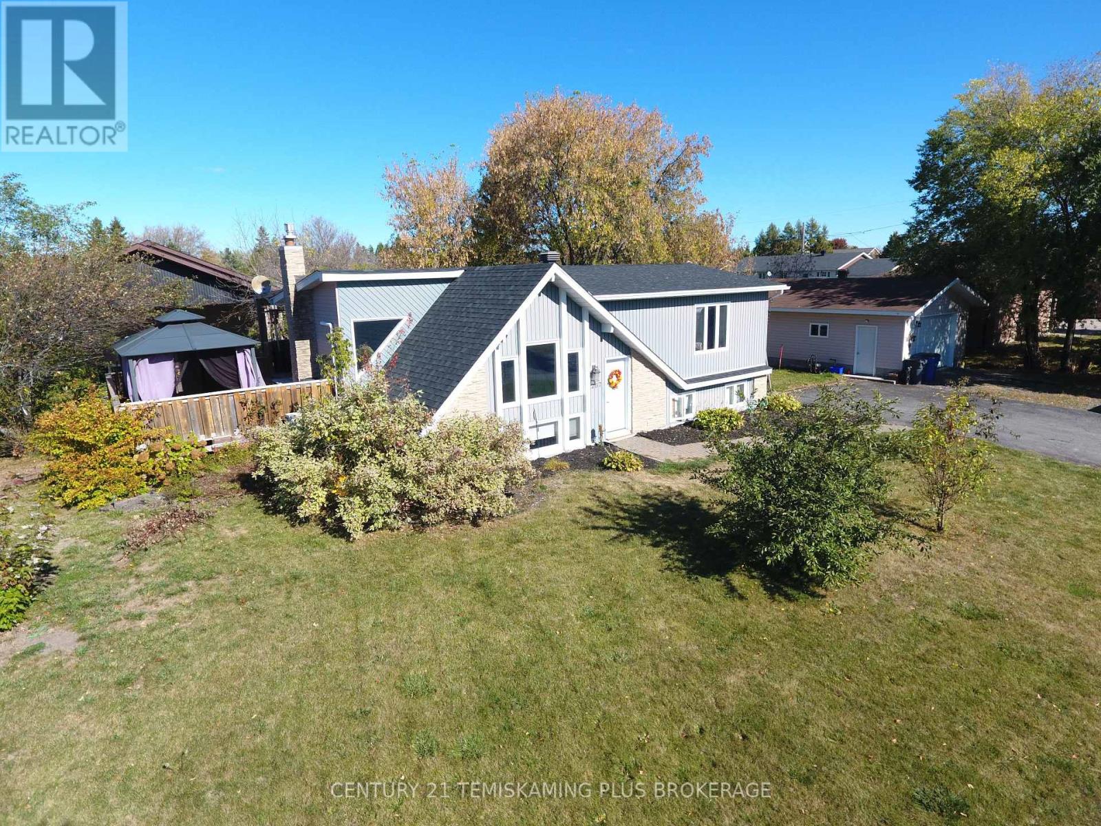 267 Rondeau Street, Temiskaming Shores, Ontario  P0J 1P0 - Photo 1 - T12414760