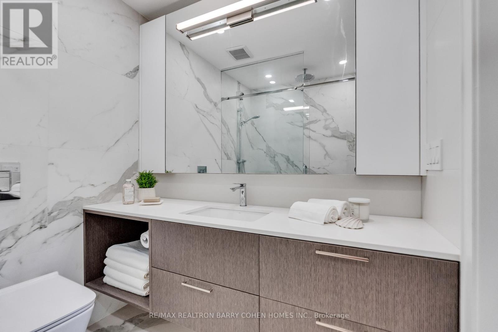 18 Astley Avenue, Toronto, Ontario  M4W 3B4 - Photo 33 - C12418736