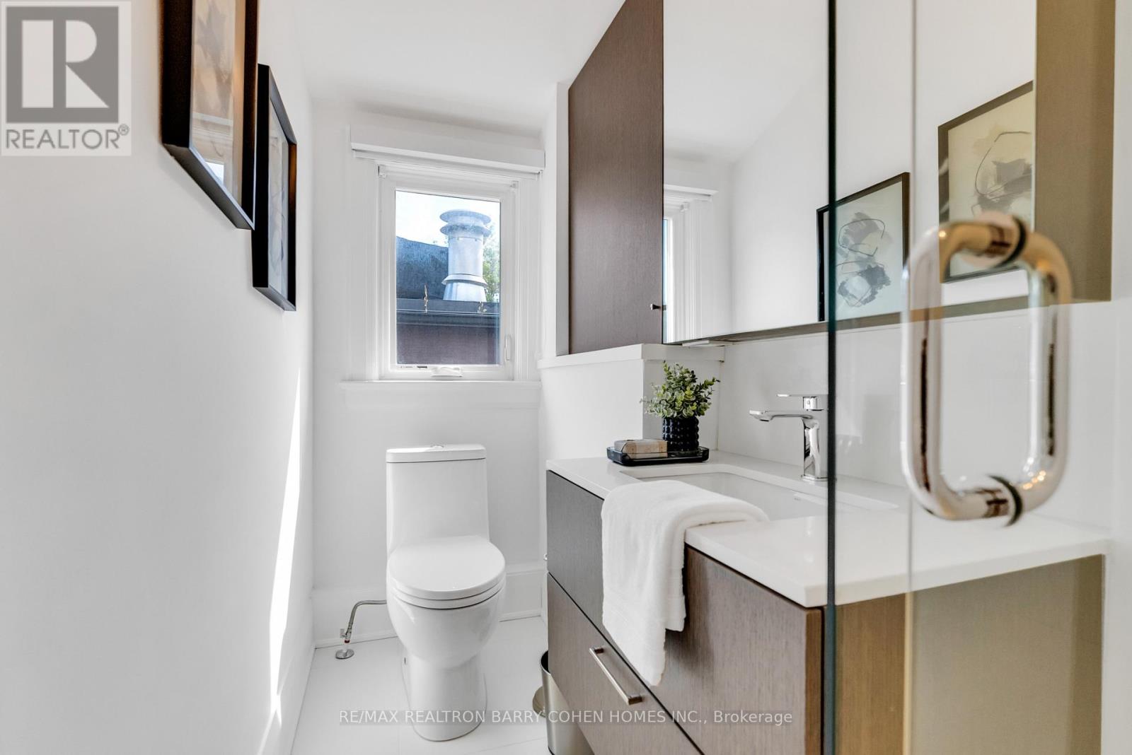18 Astley Avenue, Toronto, Ontario  M4W 3B4 - Photo 37 - C12418736