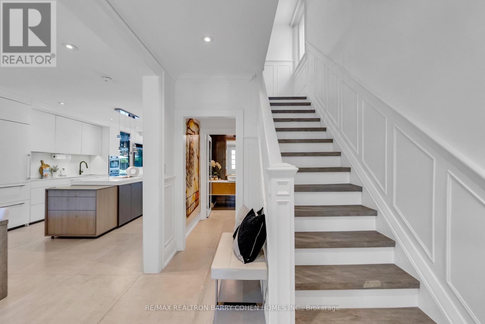 18 Astley Avenue, Toronto, Ontario  M4W 3B4 - Photo 6 - C12418736