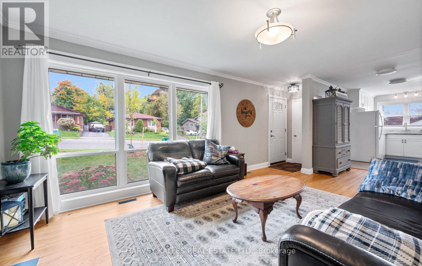 112 Dumble Avenue, Peterborough, Ontario  K9H 5A8 - Photo 3 - X12426948