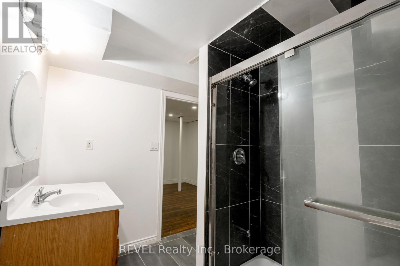 35 Summers Drive, Thorold, Ontario  L2V 4Z9 - Photo 26 - X12426925