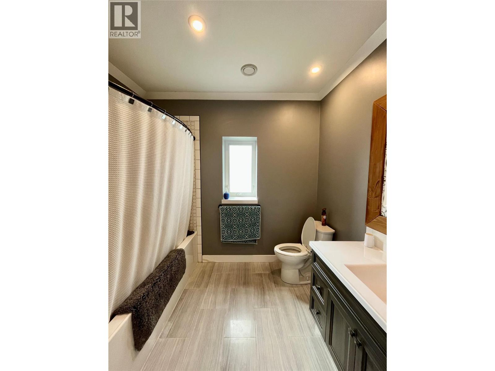 207 Cotswold Road, Nakusp, British Columbia  V0G 1R1 - Photo 16 - 10365296