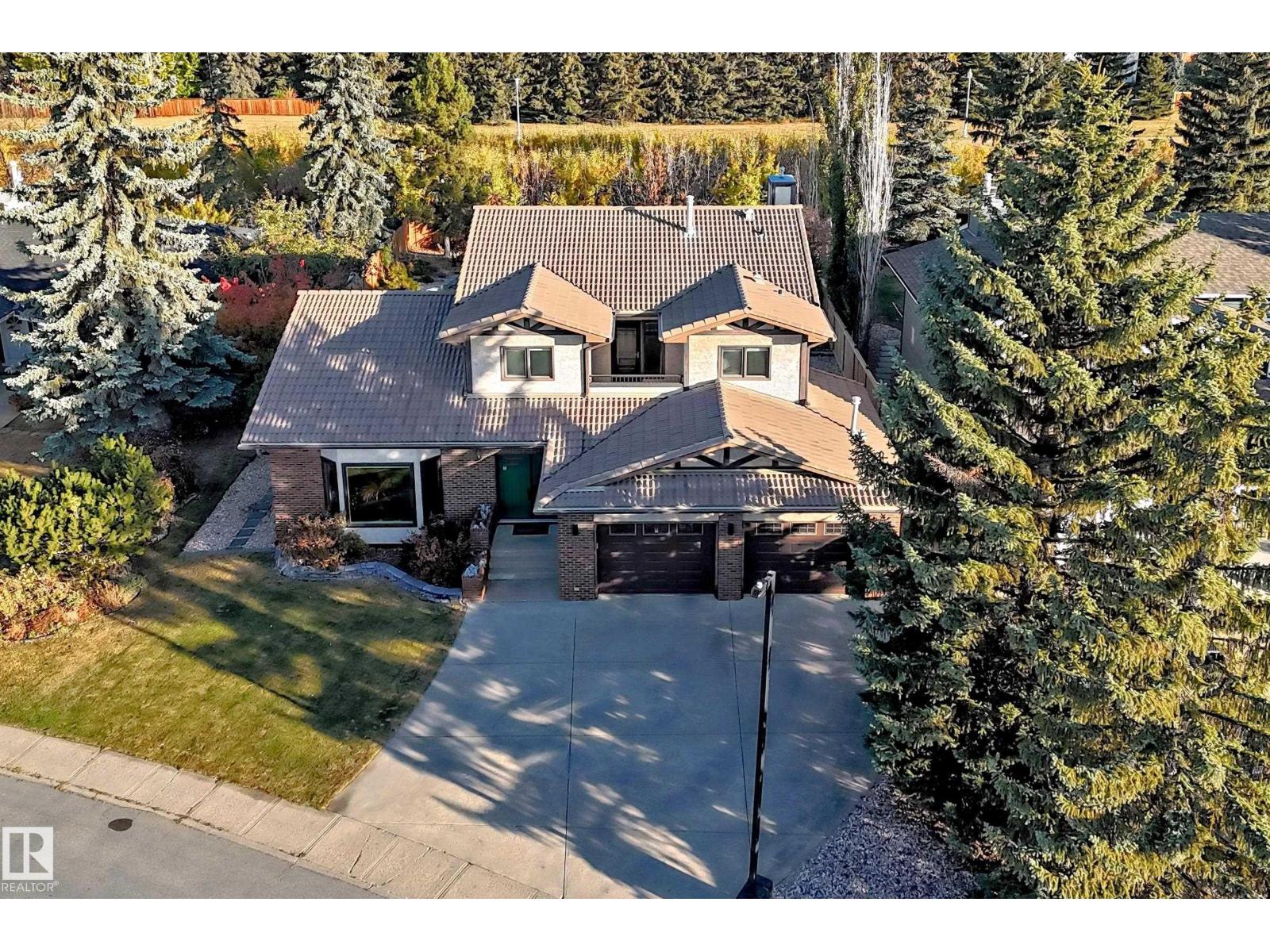 53 Blue Quill Cr Nw, Edmonton, Alberta  T6J 6C5 - Photo 1 - E4461918