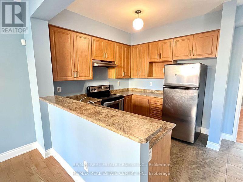 211 Elbern Markell Drive, Brampton, Ontario  L6X 3A9 - Photo 10 - W12459242