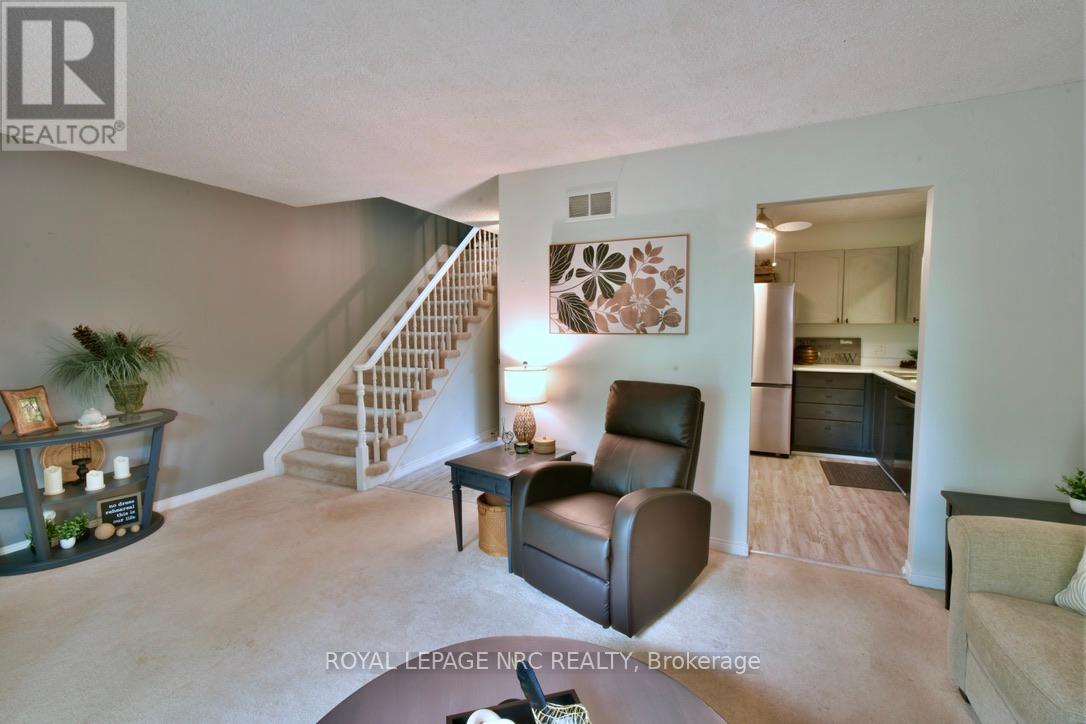 11 - 159 Canboro Road, Pelham, Ontario  L0S 1E5 - Photo 10 - X12459251