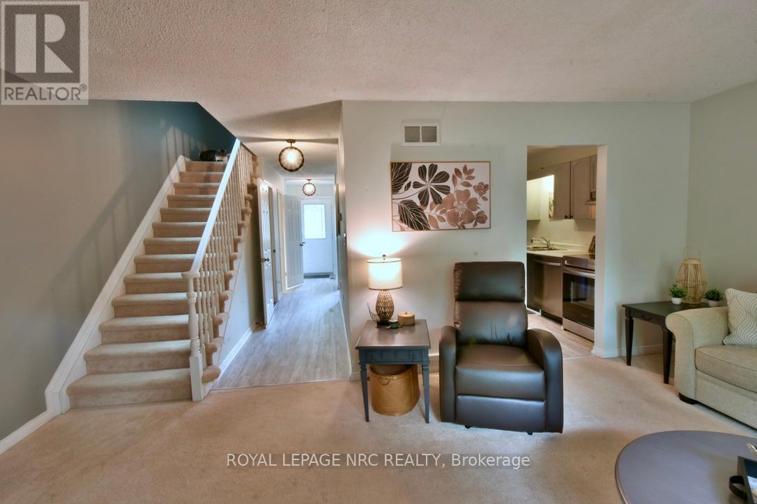 11 - 159 Canboro Road, Pelham, Ontario  L0S 1E5 - Photo 12 - X12459251