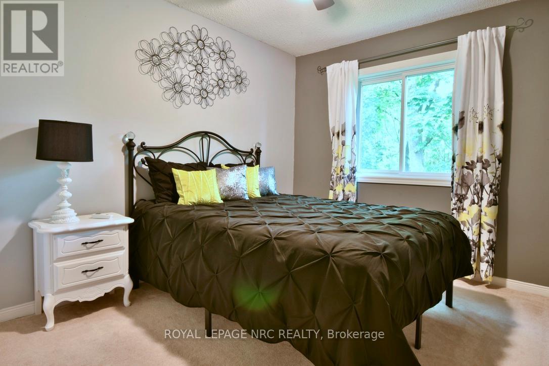 11 - 159 Canboro Road, Pelham, Ontario  L0S 1E5 - Photo 17 - X12459251