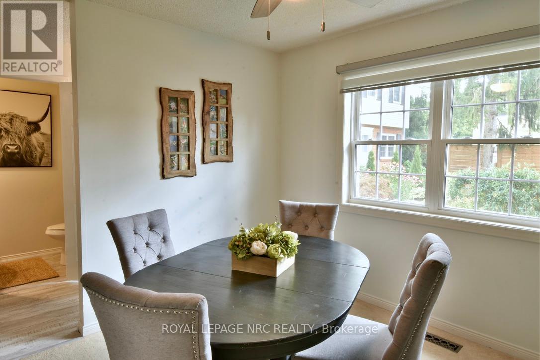 11 - 159 Canboro Road, Pelham, Ontario  L0S 1E5 - Photo 4 - X12459251