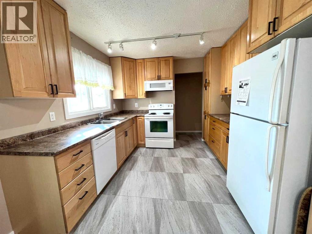 5417 52 Street, Camrose, Alberta  T4V 3C7 - Photo 3 - A2262799