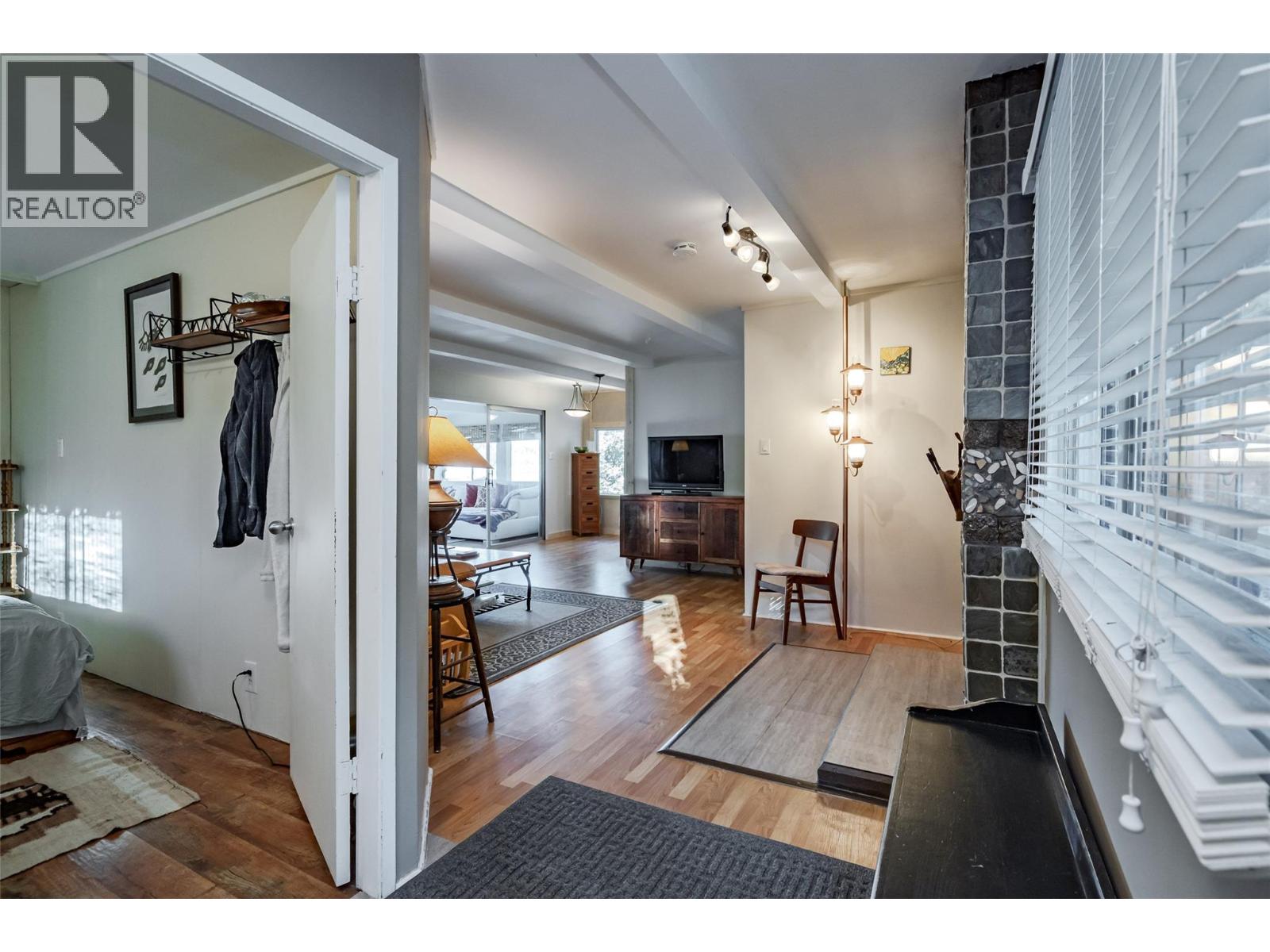 7635 Ross Road, Nelson, British Columbia  V1L 6R5 - Photo 13 - 10365616
