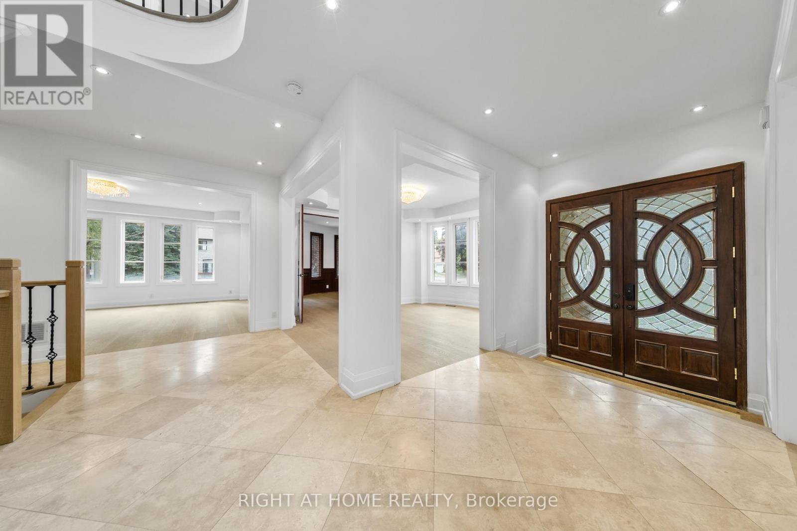 125 Kingsdale Avenue, Toronto, Ontario  M2N 3W5 - Photo 3 - C12459254