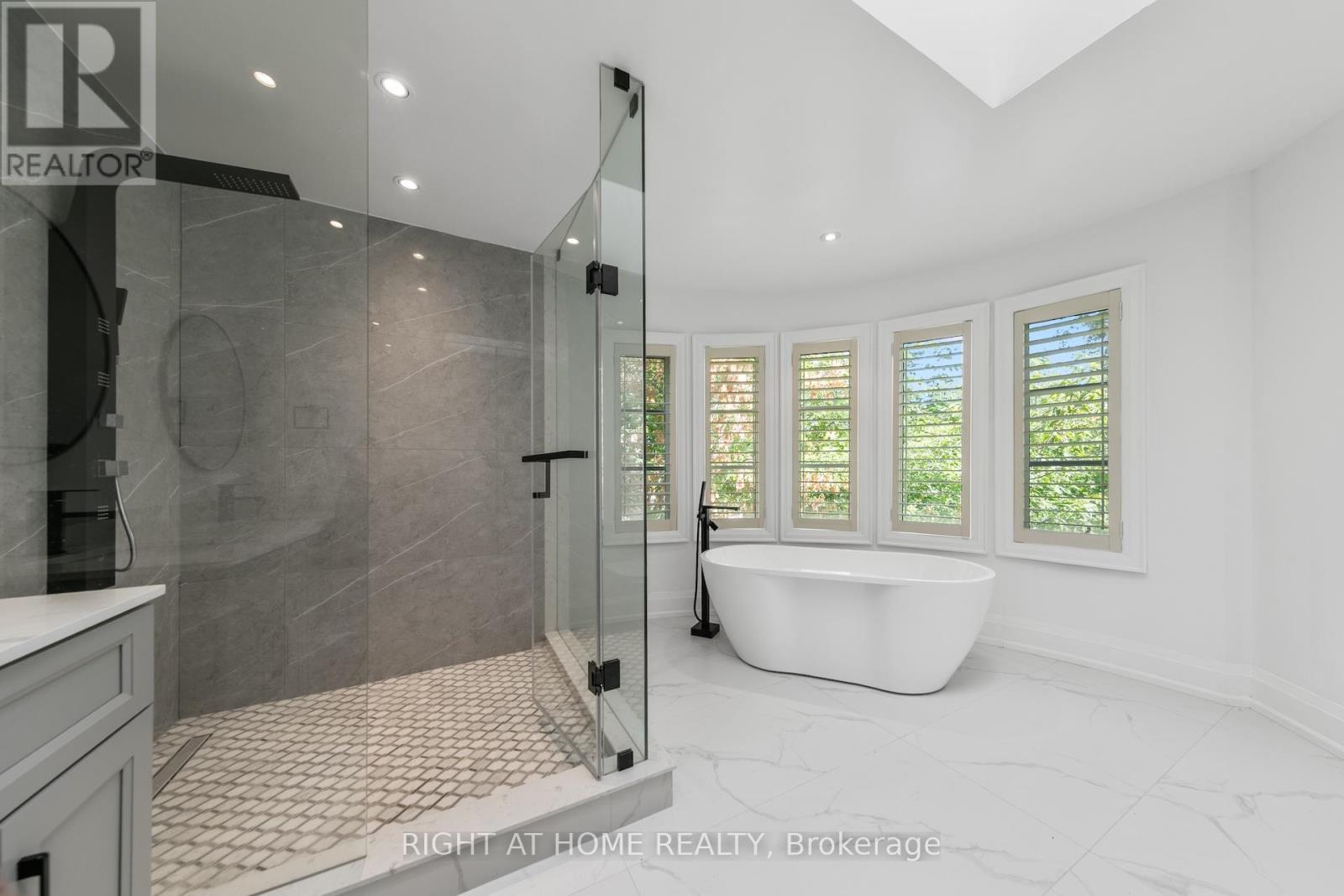 125 Kingsdale Avenue, Toronto, Ontario  M2N 3W5 - Photo 41 - C12459254